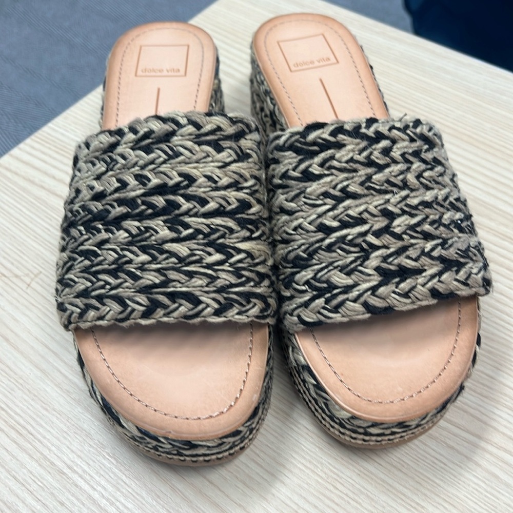 Dolce Vita size 10m wedges- gently worn twice. 2023/24 season. Black/tan braided